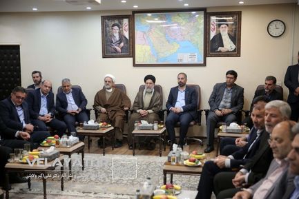 دیدار رئیس ، معاونین و مدیران دانشگاه آزاد اسلامی با دکتر ولایتی