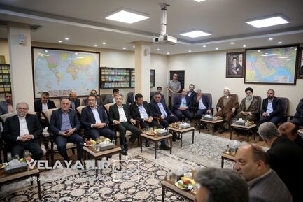 دیدار رئیس ، معاونین و مدیران دانشگاه آزاد اسلامی با دکتر ولایتی