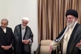 لحظاتی از آخرین دیدار روز گذشته (سه‌شنبه ۹ مرداد ۱۴۰۳) شهید اسماعیل هنیه با رهبر انقلاب اسلامی