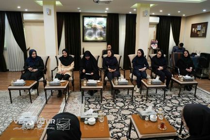 دیدار دکتر ولایتی با پرستاران بیمارستان مسیح دانشوری