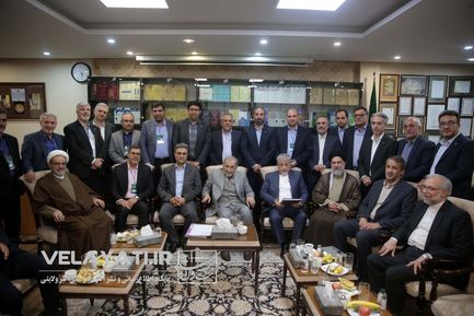 دیدار رئیس جدید، روئسای واحدها و معاونین دانشگاه آزاد اسلامی با دکتر ولایتی
