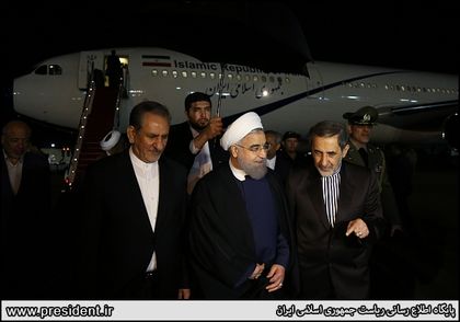 تصاویر استقبال دکتر ولایتی از رئیس جمهور در بازگشت از ترکیه