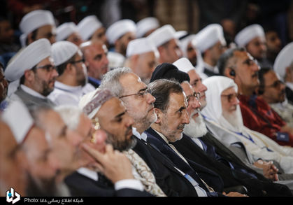 تصاویر سخنرانی در جمع میهمانان مجمع جهانی بیداری اسلامی
