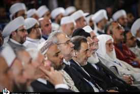تصاویر سخنرانی در جمع میهمانان مجمع جهانی بیداری اسلامی