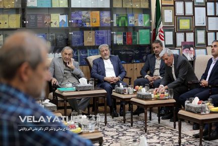 دیدار رئیس جدید، روئسای واحدها و معاونین دانشگاه آزاد اسلامی با دکتر ولایتی