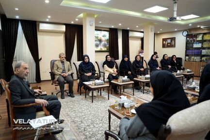 دیدار دکتر ولایتی با پرستاران بیمارستان مسیح دانشوری