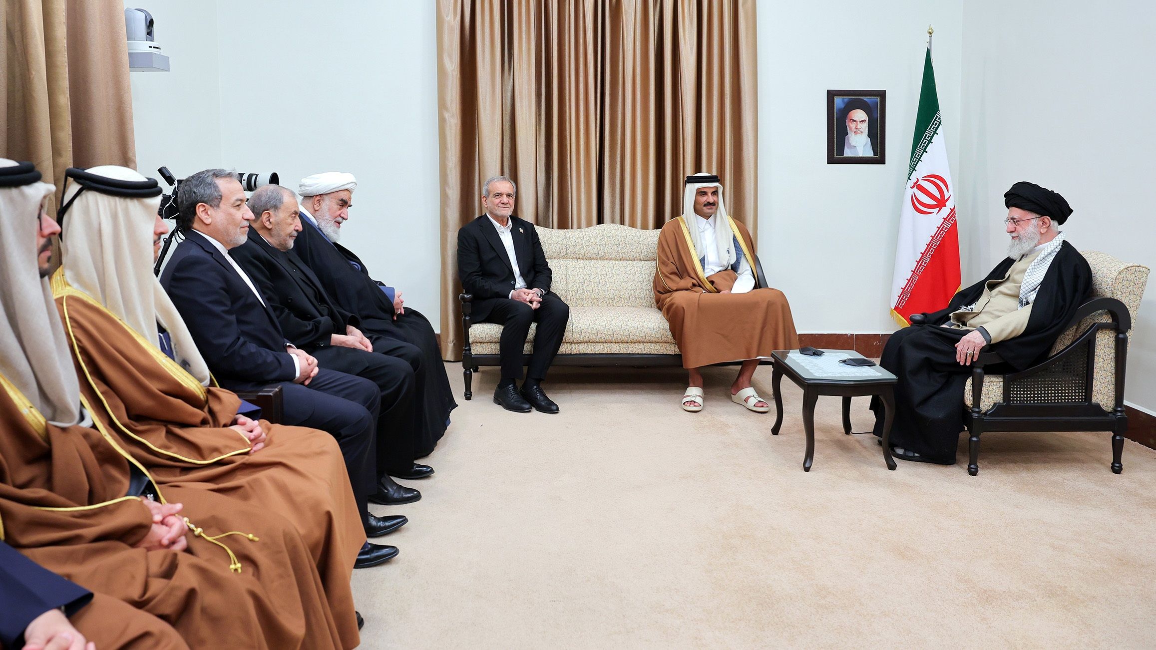 دیدار امیر قطر با مقام معظم رهبری