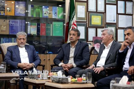 دیدار رئیس ، معاونین و مدیران دانشگاه آزاد اسلامی با دکتر ولایتی